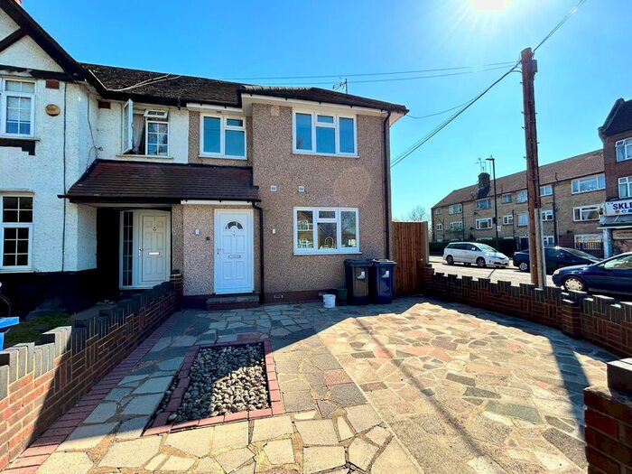 4 Bedroom Property To Rent In Robin Hood Way, Greenford, UB6