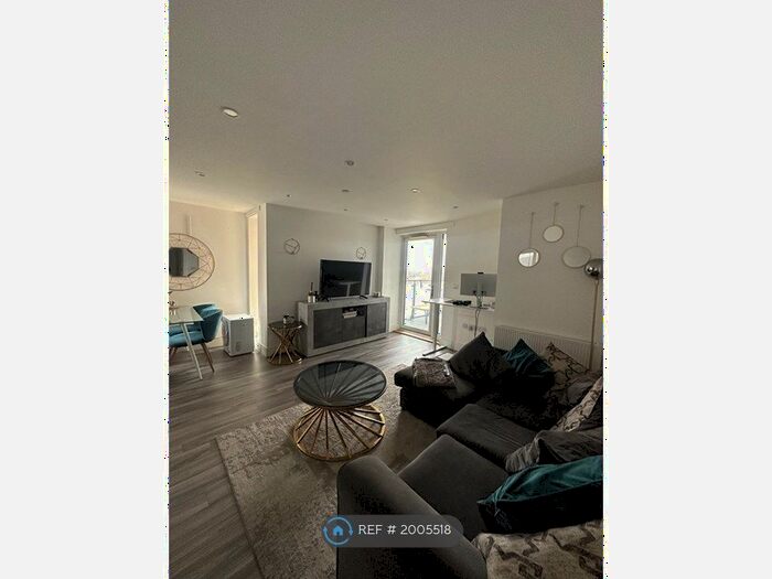 2 Bedroom Flat To Rent In Burnt Oak Broadway, Edgware, HA8