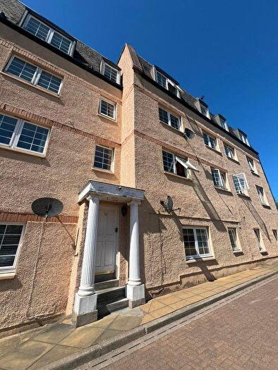 3 Bedroom Flat To Rent In Hermand Crescent, Edinburgh, EH11