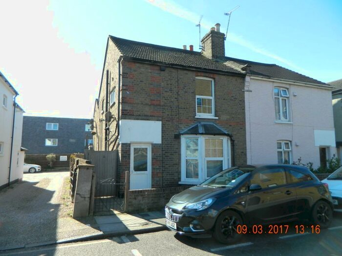 1 Bedroom Maisonette To Rent In Rochford Road, Old Moulsham, Chelmsford, CM2