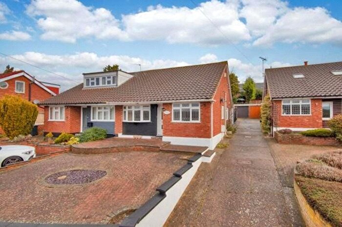 3 Bedroom Bungalow To Rent In Biddenden Way, Istead Rise, Gravesend, Kent, DA13