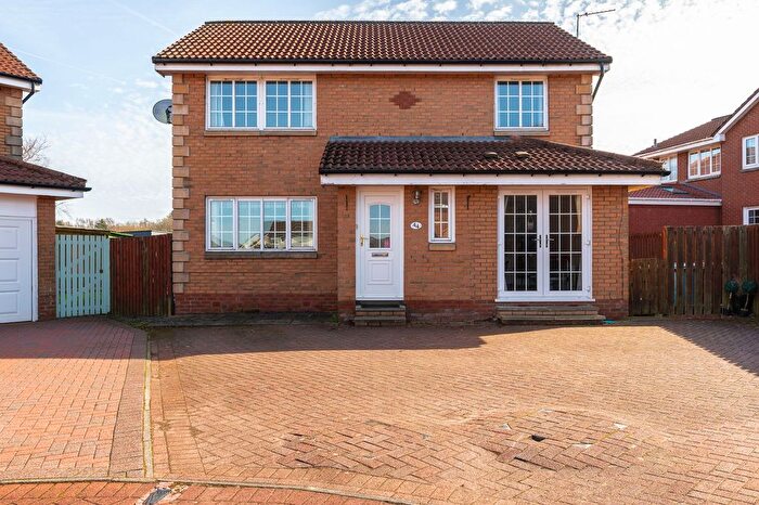 3 Bedroom Detached House For Sale In Glenisla Court, Whitburn, EH47