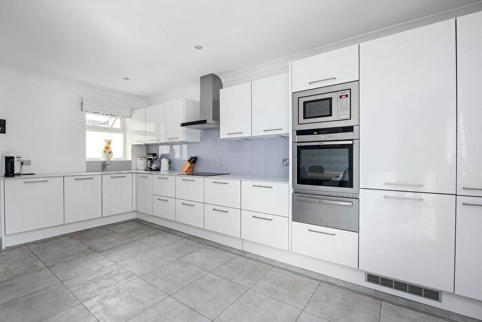 3 Bedroom Bungalow For Sale In Staines, Surrey, TW18