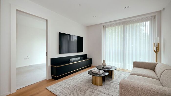 1 Bedroom Flat For Sale In London Square Lillie Square, Seagrave Road, SW6