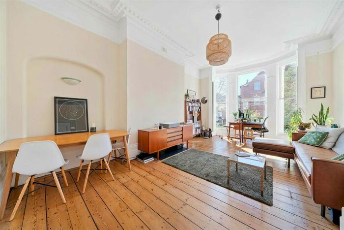 2 Bedroom Flat To Rent In Lawn Road, Belsize Park, London, NW3