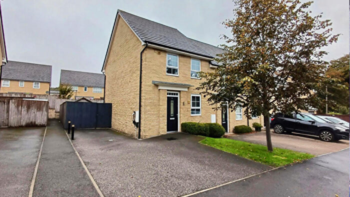 3 Bedroom End Of Terrace House For Sale In Burrfields Road, Chapel-En-Le-Frith, SK23