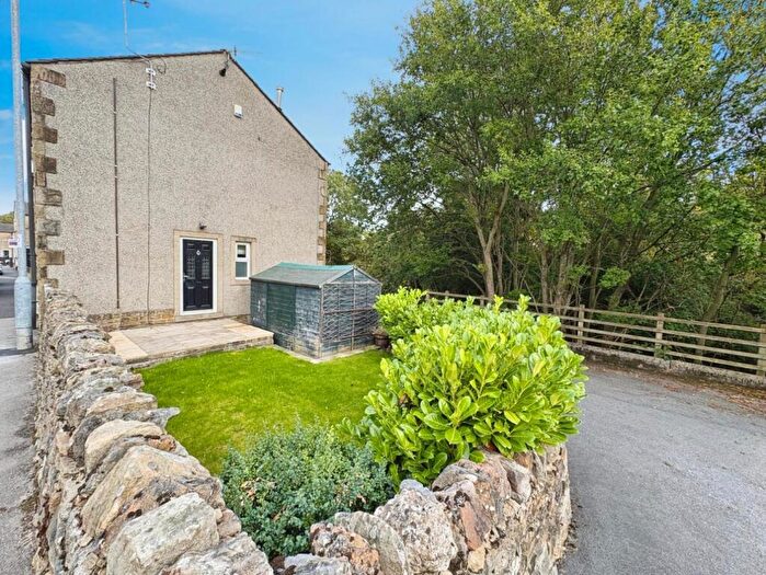 3 Bedroom Town House For Sale In Otley Road, Skipton, BD23