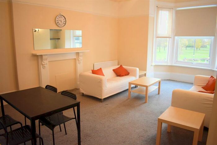 3 Bedroom Flat To Rent In Lennox Road South, Southsea, Portsmouth, PO5