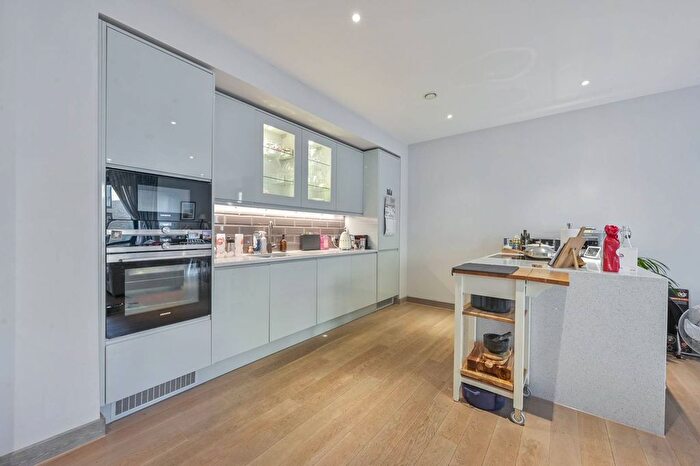 2 Bedroom Flat For Sale In Dray House, Wandsworth, London, SW18