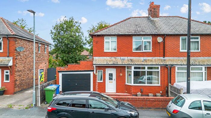 3 Bedroom Semi-Detached House For Sale In Springfield Avenue, Padgate, WA1