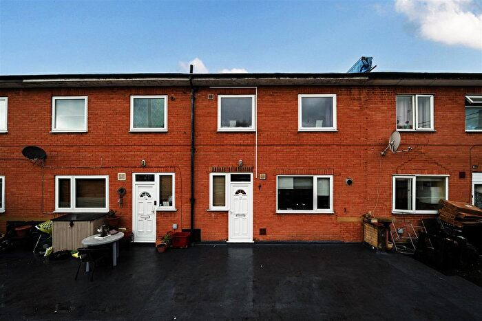 3 Bedroom Flat For Sale In New Parade, Chorleywood, Rickmansworth, WD3