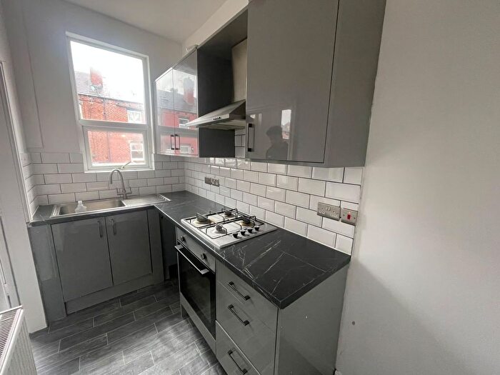 2 Bedroom Terraced House To Rent In Westbourne Place, Leeds, LS11