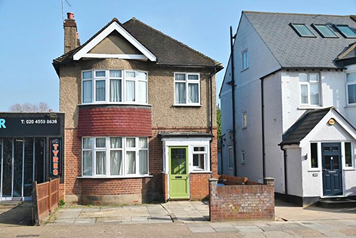 3 Bedroom Detached House To Rent In Waldegrave Road, Teddington, TW11