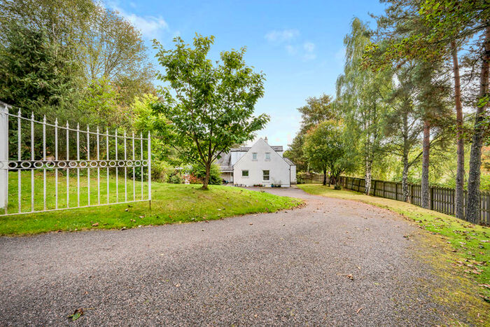 4 Bedroom Detached House For Sale In Milton, Drumnadrochit, Inverness, Highland, IV63