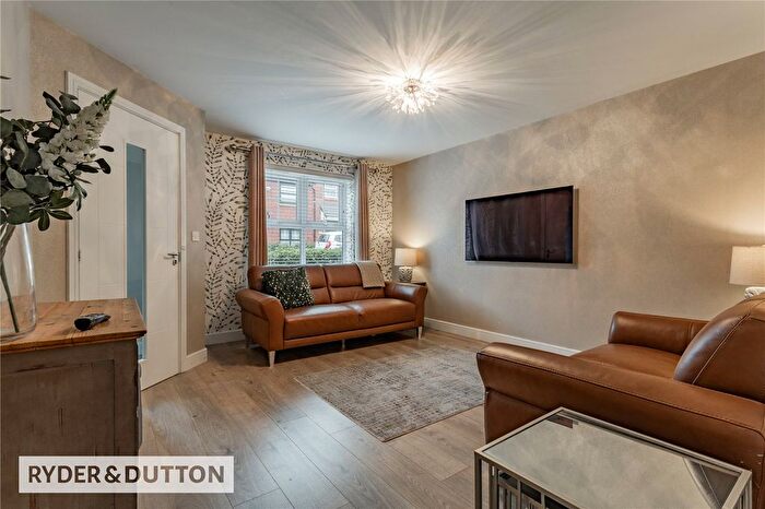 3 Bedroom Semi-detached House For Sale In Ginnell Farm Avenue, Burnedge, Rochdale, Greater Manchester, OL16