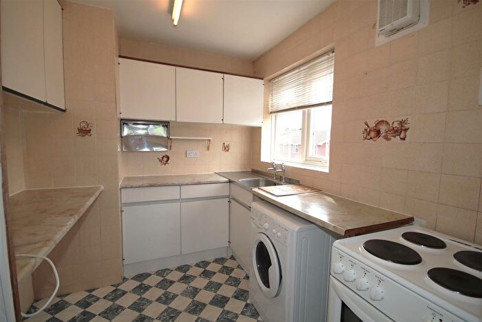 1 Bedroom Flat For Sale In Roseacre Close, Canterbury, CT2
