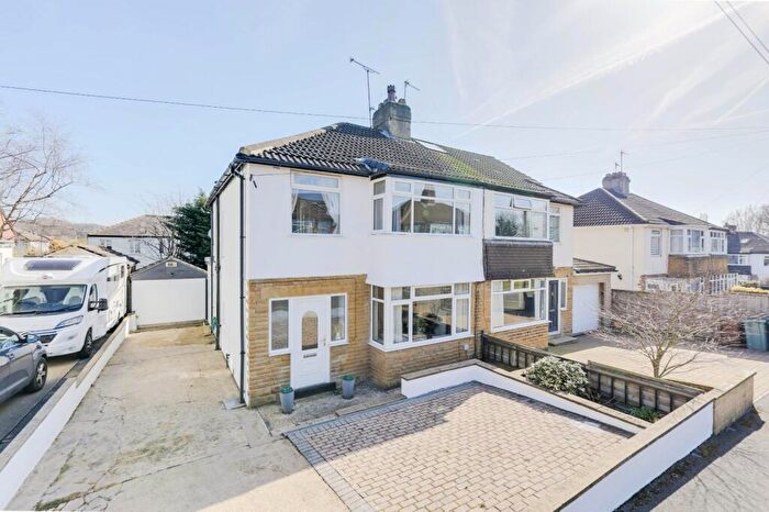 3 Bedroom Semi Detached House For Sale In Vesper Rise, Leeds, West Yorkshire, LS5