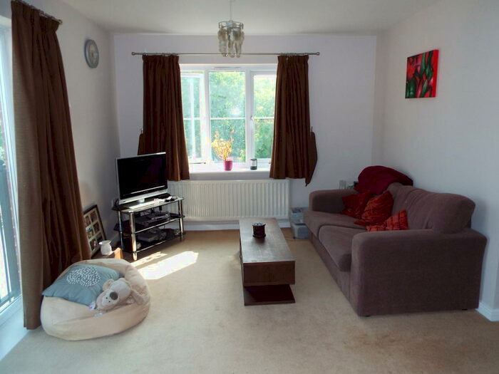 2 Bedroom Apartment To Rent In Hassocks Close, Nottingham, NG9