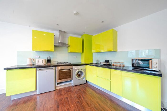 2 Bedroom Apartment To Rent In Coleridge Road London, N8