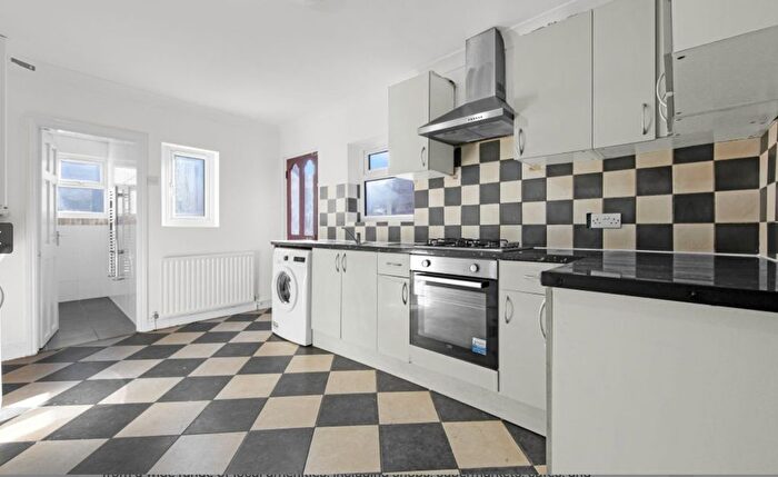 4 Bedroom Terraced House To Rent In Lathom Road, London, E6