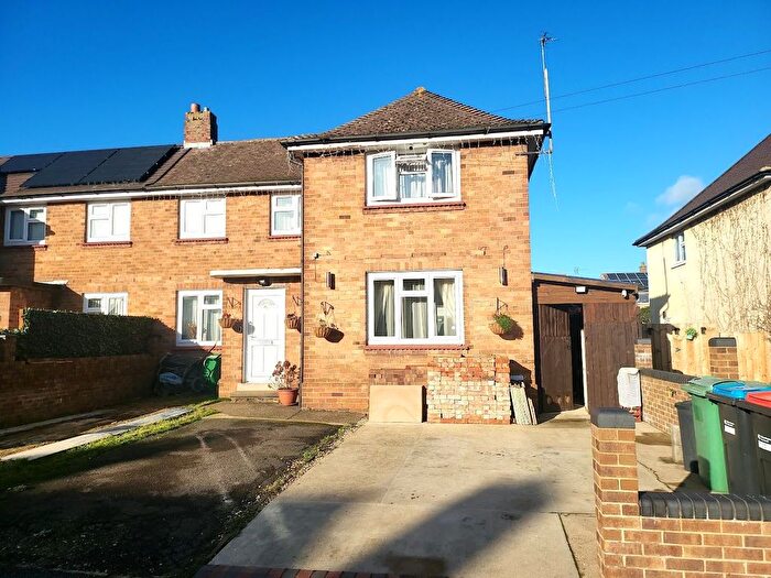 3 Bedroom Semi Detached House For Sale In Annesley Road, Newport Pagnell, MK16