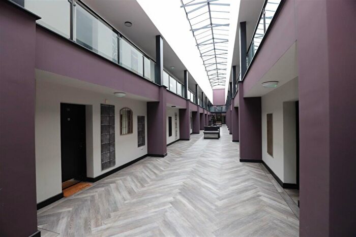 2 Bedroom Apartment For Sale In Wharfside Apartment, Bury, BL8