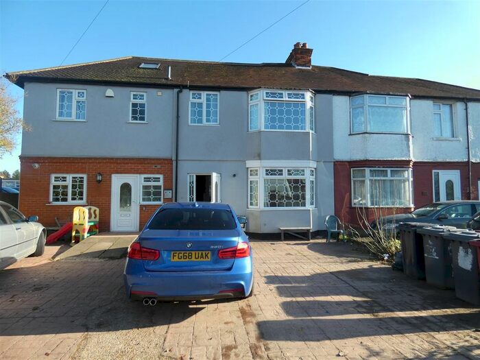 4 Bedroom Terraced House To Rent In Farnham Road, Slough SL2