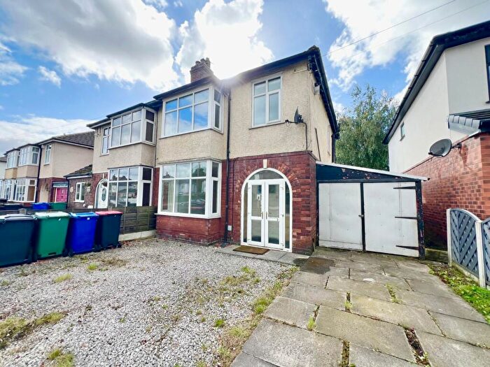 3 Bedroom Semi-Detached House To Rent In Brandlesholme Road, Bury, Greater Manchester, BL8