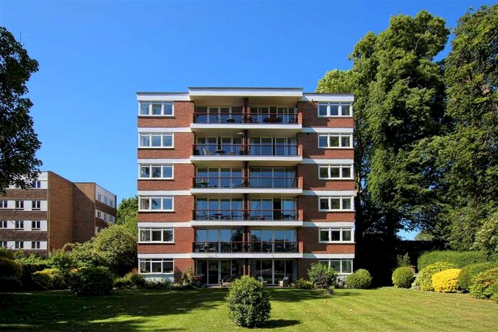 2 Bedroom Flat To Rent In River Reach, Teddington, TW11