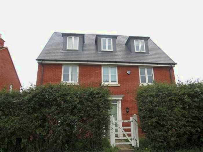 5 Bedroom Property To Rent In Newport Road, Brooklands, Milton Keynes, MK10