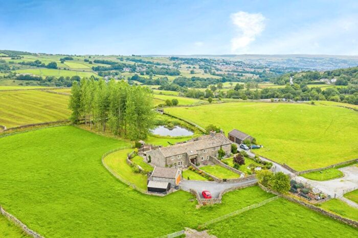 3 Bedroom Barn Conversion For Sale In Newsholme New Road, Oakworth, Keighley, BD22