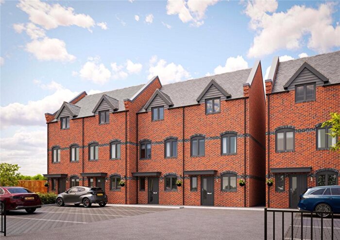 3 Bedroom End Of Terrace House For Sale In Nelson Lane, Warwick, Warwickshire, CV34