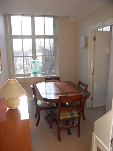 3 Bedroom Flat To Rent In Russell Square, London, WC1B