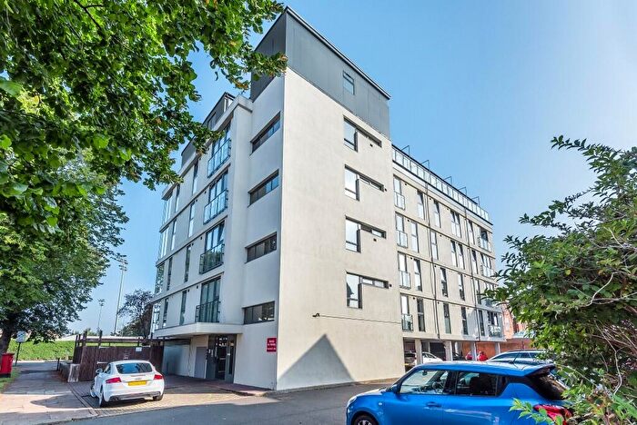 2 Bedroom Apartment To Rent In Bushmead Avenue, Bedford, Bedfordshire, MK40