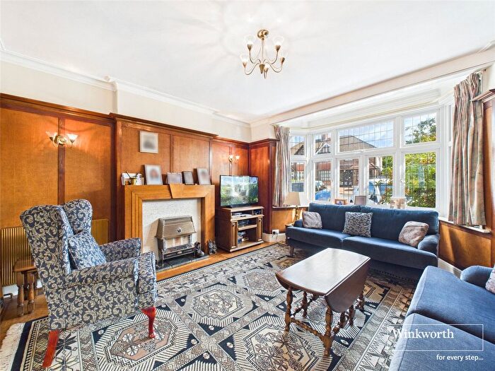 5 Bedroom Detached House For Sale In Green Lane, Edgware, Middlesex, HA8