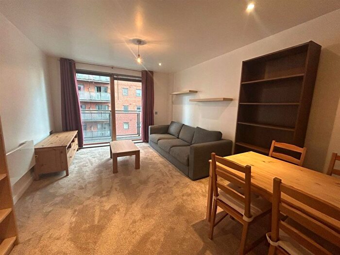 2 Bedroom Flat To Rent In Lord Street, Manchester, M4