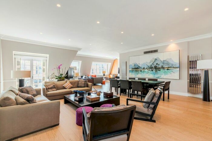 3 Bedroom Flat To Rent In Davies Street, London, W1K