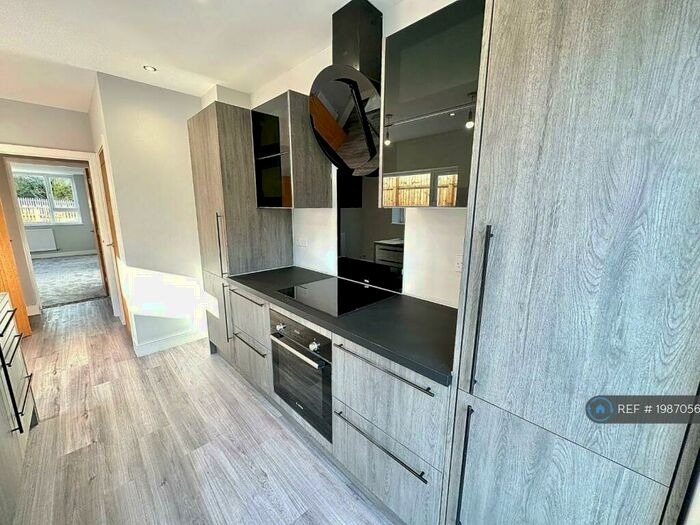 3 Bedroom Semi-Detached House To Rent In Tunnel Hill Cottage, Northampton, NN4