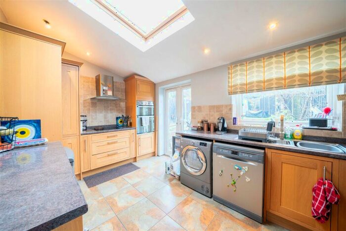 3 Bedroom Terraced House For Sale In Flatholme Road, Netherhall, Leicester, LE5