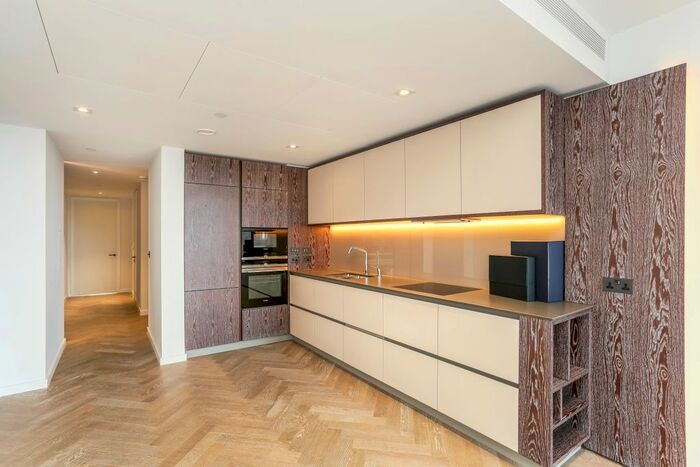 2 Bedroom Flat To Rent In Circus Road West, London, SW11