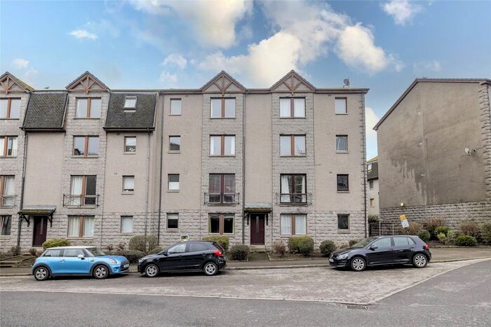 2 Bedroom Flat To Rent In Glendale Mews, Aberdeen, AB11