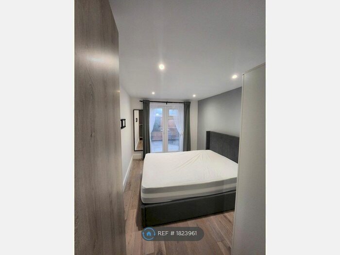 1 Bedroom Flat To Rent In Bushey Mill Lane, Bushey, WD23