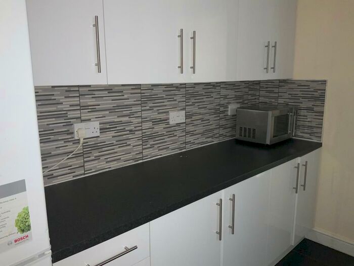 4 Bedroom Terraced House To Rent In Beverly Road, M14