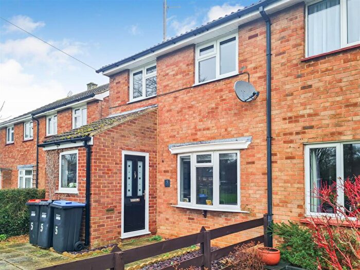 3 Bedroom Semi Detached House For Sale In Ousebank Way, Stony Stratford, Milton Keynes, MK11