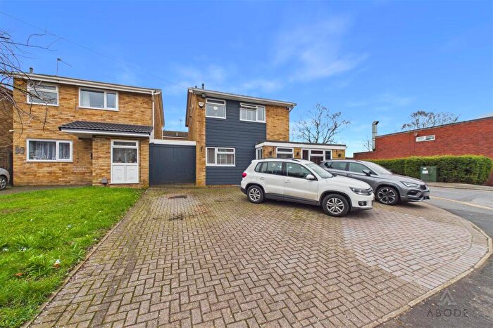 3 Bedroom Detached House For Sale In Woods Lane, Burton-On-Trent, DE15