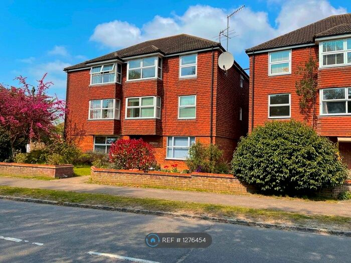2 Bedroom Flat To Rent In Rowan House, Bourne End, SL8