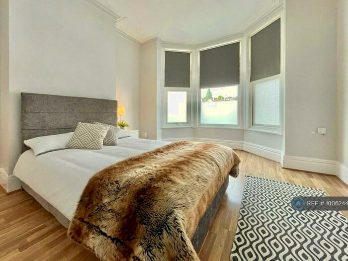 1 Bedroom Flat To Rent In Landseer Avenue, Leeds, LS13