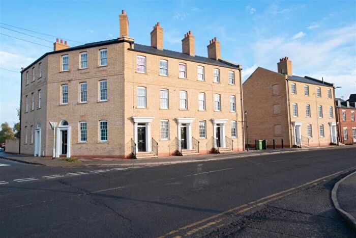 2 Bedroom Apartment For Sale In South End, PE21