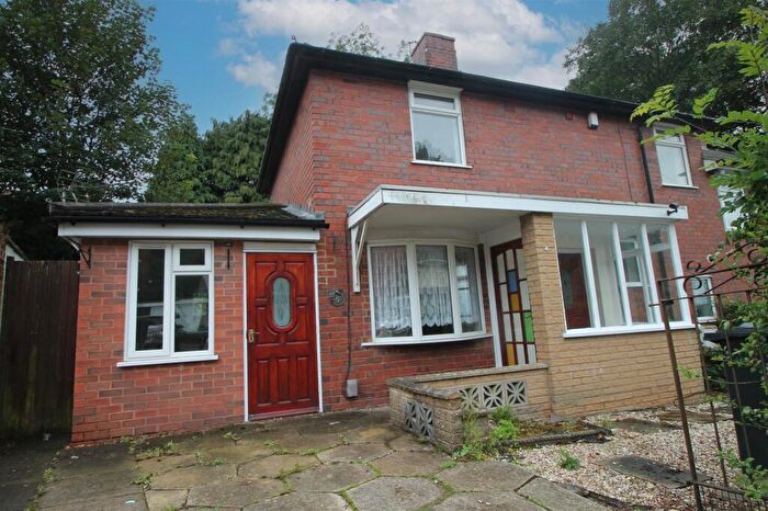 3 Bedroom Semi-Detached House For Sale In Sensall Road, Stourbridge, DY9
