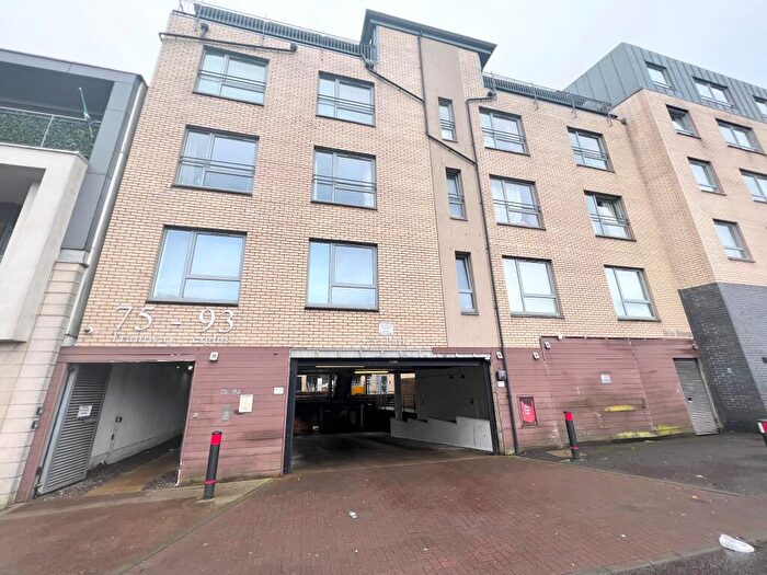3 Bedroom Apartment To Rent In Barrland Street, Pollokshields, G41